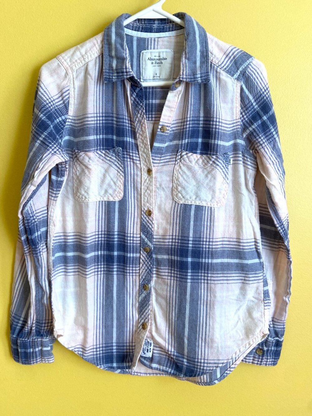 Abercrombie & Fitch button front flannel in pink and blue size small